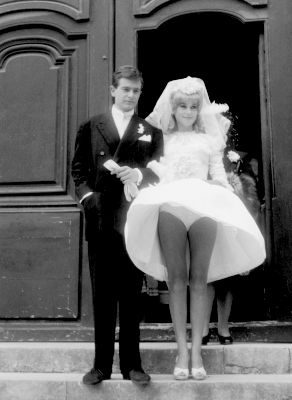Catherine Deneuve marries David Bailey