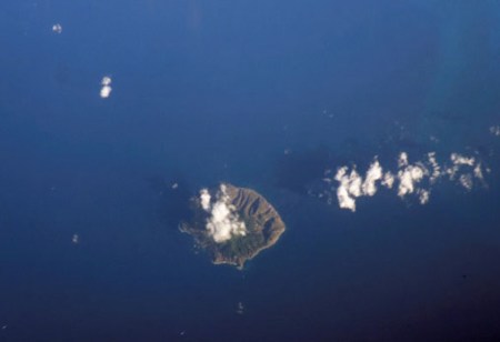 sabaasdot The Dutch Caribbean island of Saba, from above. I am wishing myself there NOW.